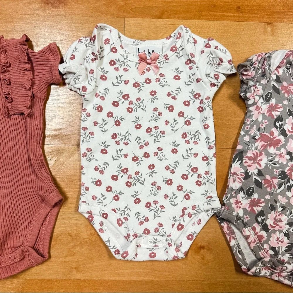 Nicole Miller Pink White & Gray Floral Ruffle 3-Piece Bodysuit Set Size 3-6M